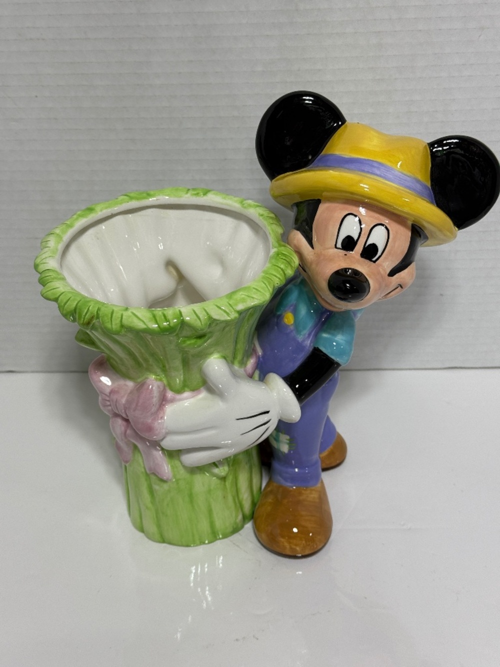 Disney Mickey Welcomes Planter Vase FTD 2000 Ceramic Garden Figurine Flower Vase